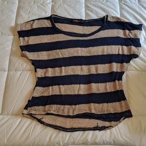 Short sleeve netted t-shirt